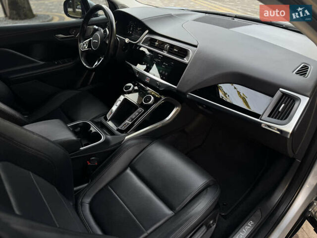 Серый Ягуар I-Pace, объемом двигателя 0 л и пробегом 158 тыс. км за 22950 $, фото 135 на Automoto.ua