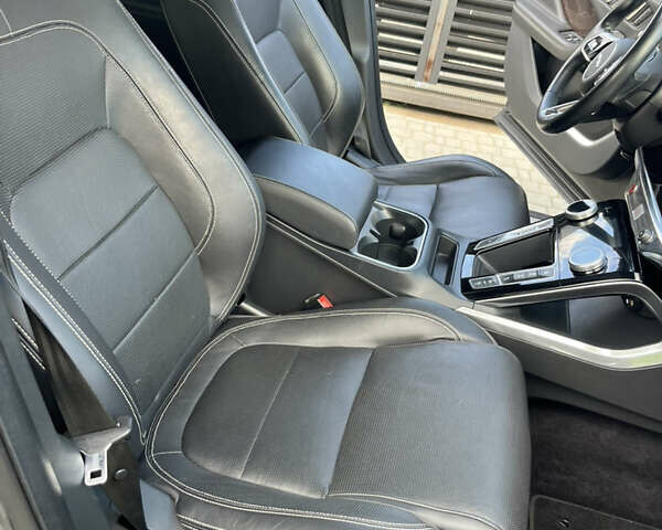 Серый Ягуар I-Pace, объемом двигателя 0 л и пробегом 101 тыс. км за 25300 $, фото 25 на Automoto.ua