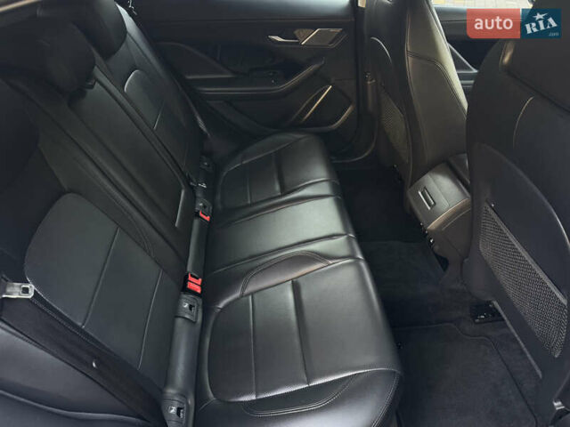 Серый Ягуар I-Pace, объемом двигателя 0 л и пробегом 158 тыс. км за 22950 $, фото 154 на Automoto.ua
