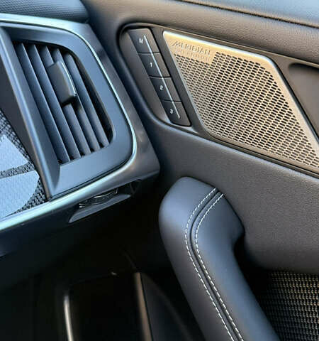 Серый Ягуар I-Pace, объемом двигателя 0 л и пробегом 87 тыс. км за 28300 $, фото 24 на Automoto.ua