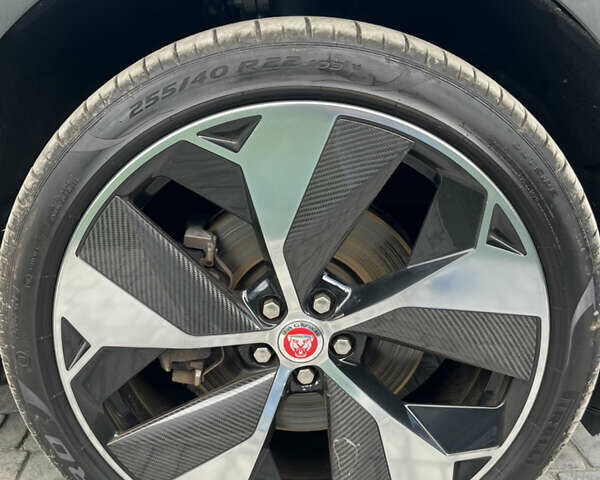 Серый Ягуар I-Pace, объемом двигателя 0 л и пробегом 101 тыс. км за 25300 $, фото 8 на Automoto.ua