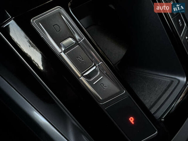 Серый Ягуар I-Pace, объемом двигателя 0 л и пробегом 158 тыс. км за 22950 $, фото 194 на Automoto.ua