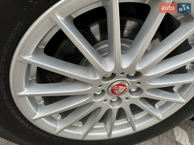 Серый Ягуар I-Pace, объемом двигателя 0 л и пробегом 158 тыс. км за 22950 $, фото 94 на Automoto.ua