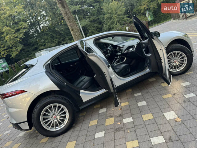 Серый Ягуар I-Pace, объемом двигателя 0 л и пробегом 158 тыс. км за 22950 $, фото 131 на Automoto.ua