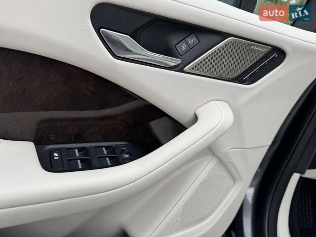 Серый Ягуар I-Pace, объемом двигателя 0 л и пробегом 80 тыс. км за 23900 $, фото 79 на Automoto.ua