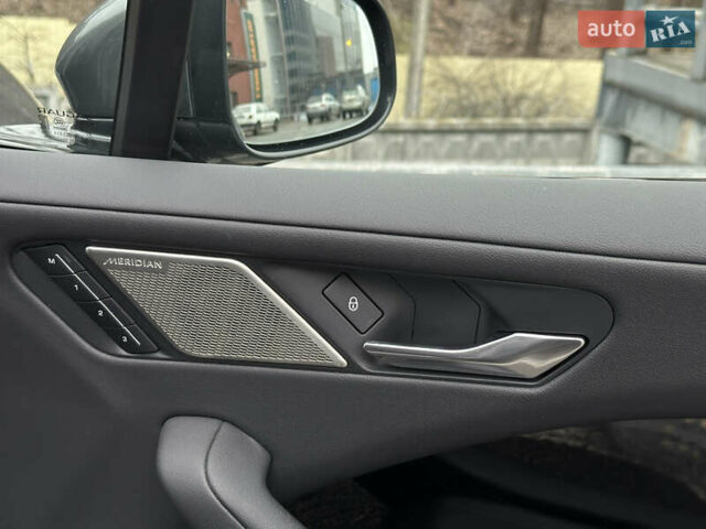Серый Ягуар I-Pace, объемом двигателя 0 л и пробегом 94 тыс. км за 22900 $, фото 48 на Automoto.ua