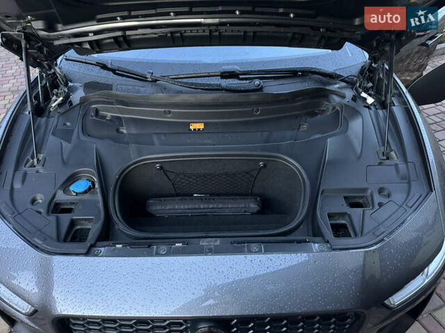 Серый Ягуар I-Pace, объемом двигателя 0 л и пробегом 86 тыс. км за 23599 $, фото 56 на Automoto.ua