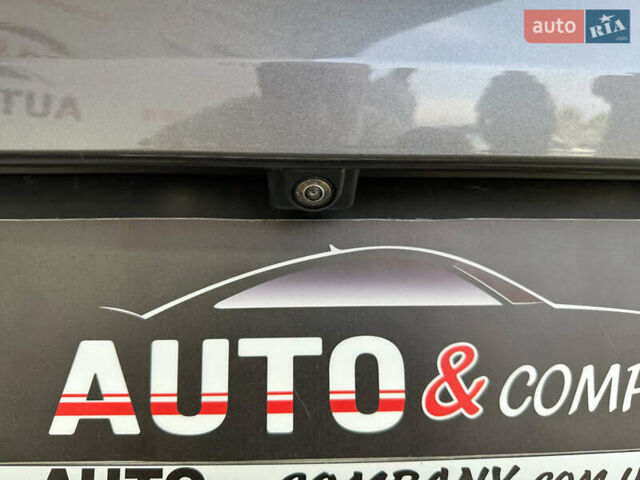 Серый Ягуар I-Pace, объемом двигателя 0 л и пробегом 68 тыс. км за 28950 $, фото 6 на Automoto.ua