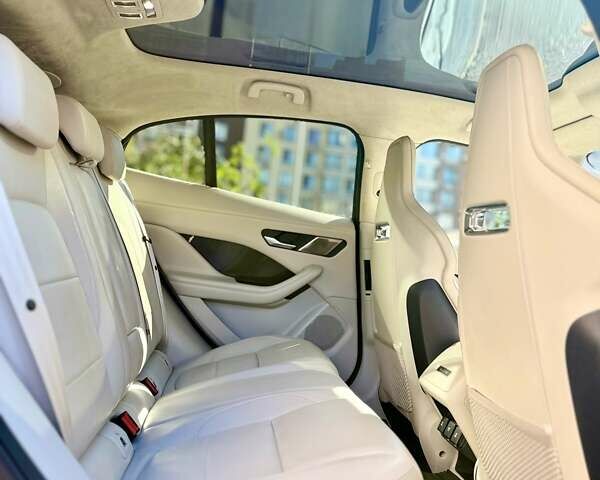Серый Ягуар I-Pace, объемом двигателя 0 л и пробегом 47 тыс. км за 33900 $, фото 9 на Automoto.ua