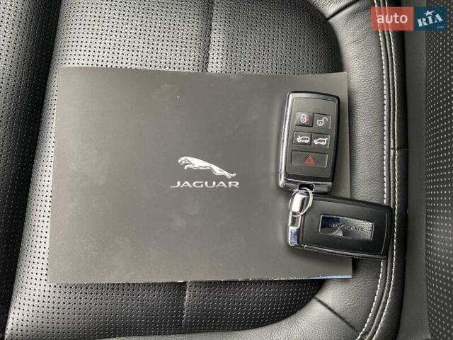 Серый Ягуар I-Pace, объемом двигателя 0 л и пробегом 82 тыс. км за 27800 $, фото 50 на Automoto.ua