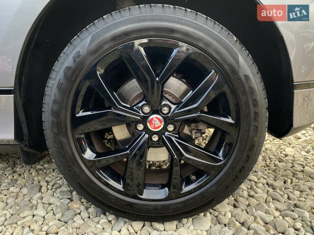 Серый Ягуар I-Pace, объемом двигателя 0 л и пробегом 79 тыс. км за 27900 $, фото 41 на Automoto.ua