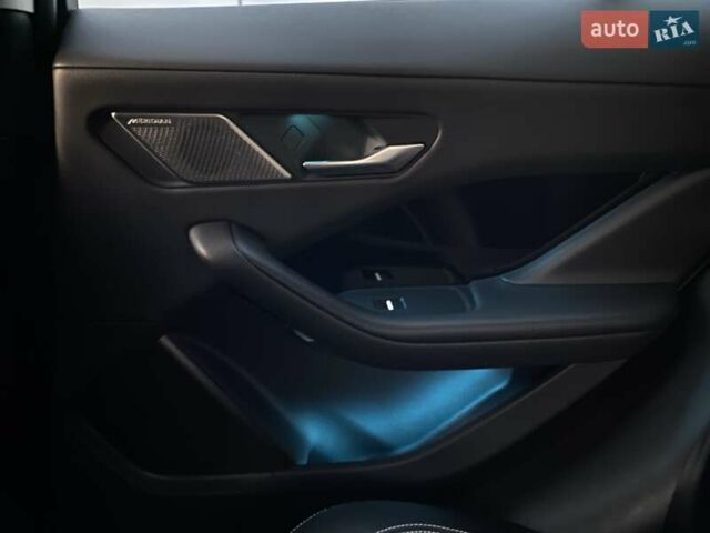Серый Ягуар I-Pace, объемом двигателя 0 л и пробегом 82 тыс. км за 27800 $, фото 3 на Automoto.ua