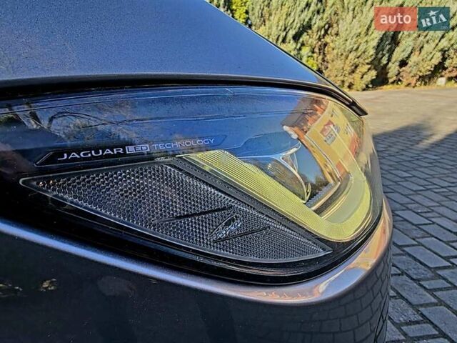 Серый Ягуар I-Pace, объемом двигателя 0 л и пробегом 106 тыс. км за 29900 $, фото 23 на Automoto.ua