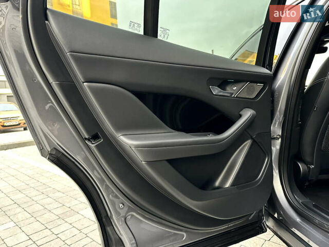 Сірий Ягуар I-Pace, об'ємом двигуна 0 л та пробігом 57 тис. км за 30990 $, фото 36 на Automoto.ua