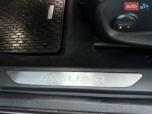 Серый Ягуар I-Pace, объемом двигателя 0 л и пробегом 92 тыс. км за 19999 $, фото 30 на Automoto.ua