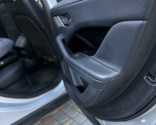 Серый Ягуар I-Pace, объемом двигателя 0 л и пробегом 100 тыс. км за 23000 $, фото 33 на Automoto.ua