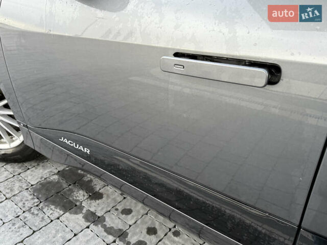 Серый Ягуар I-Pace, объемом двигателя 0 л и пробегом 92 тыс. км за 19999 $, фото 53 на Automoto.ua