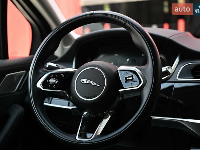 Серый Ягуар I-Pace, объемом двигателя 0 л и пробегом 61 тыс. км за 34805 $, фото 16 на Automoto.ua