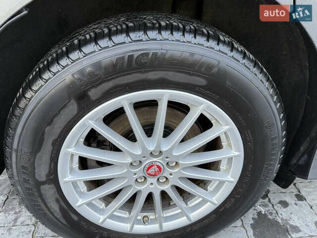 Серый Ягуар I-Pace, объемом двигателя 0 л и пробегом 92 тыс. км за 19999 $, фото 46 на Automoto.ua