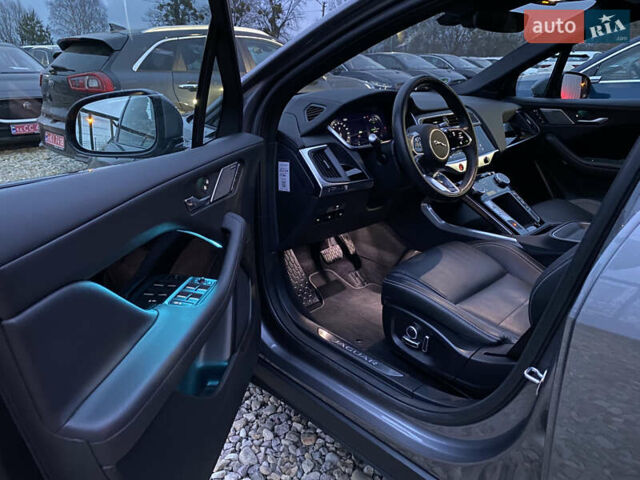 Серый Ягуар I-Pace, объемом двигателя 0 л и пробегом 79 тыс. км за 27900 $, фото 3 на Automoto.ua