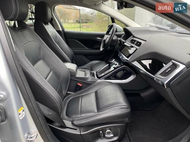 Серый Ягуар I-Pace, объемом двигателя 0 л и пробегом 82 тыс. км за 27800 $, фото 87 на Automoto.ua