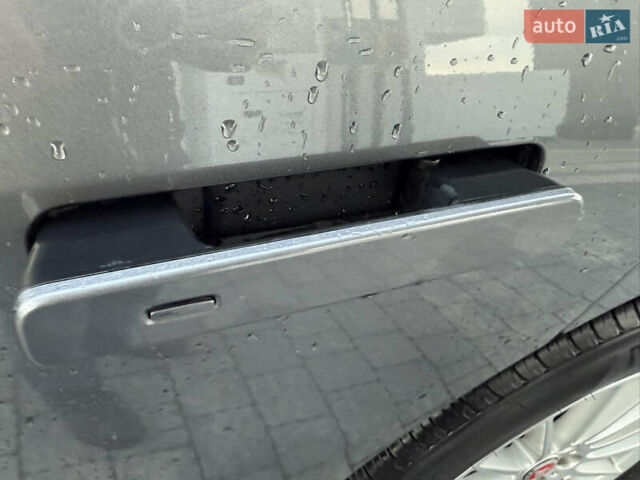 Серый Ягуар I-Pace, объемом двигателя 0 л и пробегом 92 тыс. км за 19999 $, фото 52 на Automoto.ua