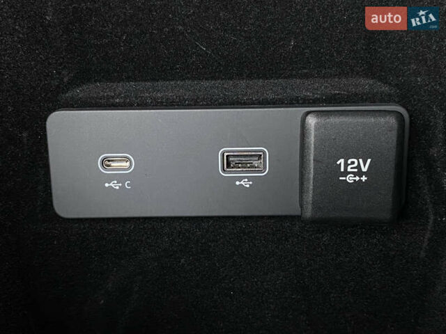 Серый Ягуар I-Pace, объемом двигателя 0 л и пробегом 79 тыс. км за 27900 $, фото 121 на Automoto.ua