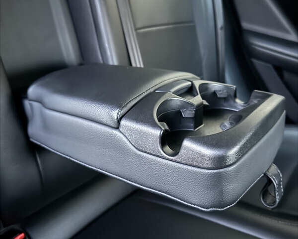 Серый Ягуар I-Pace, объемом двигателя 0 л и пробегом 180 тыс. км за 21900 $, фото 47 на Automoto.ua