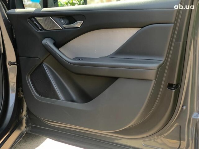 Серый Ягуар I-Pace, объемом двигателя 0 л и пробегом 66 тыс. км за 35690 $, фото 24 на Automoto.ua