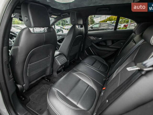 Серый Ягуар I-Pace, объемом двигателя 0 л и пробегом 40 тыс. км за 33900 $, фото 14 на Automoto.ua