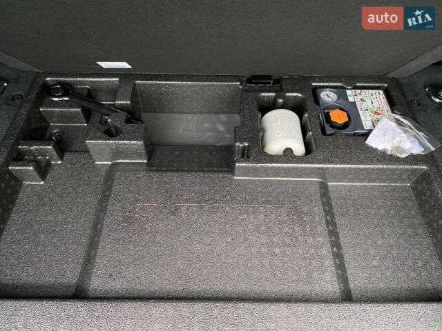 Серый Ягуар I-Pace, объемом двигателя 0 л и пробегом 79 тыс. км за 27900 $, фото 138 на Automoto.ua