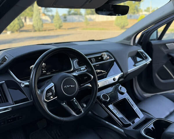 Серый Ягуар I-Pace, объемом двигателя 0 л и пробегом 100 тыс. км за 23000 $, фото 30 на Automoto.ua