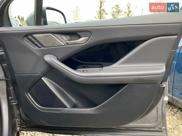Серый Ягуар I-Pace, объемом двигателя 0 л и пробегом 79 тыс. км за 27900 $, фото 144 на Automoto.ua