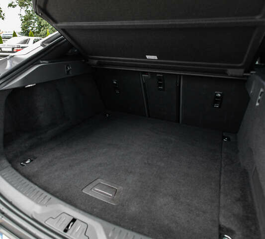 Серый Ягуар I-Pace, объемом двигателя 0 л и пробегом 40 тыс. км за 33900 $, фото 25 на Automoto.ua