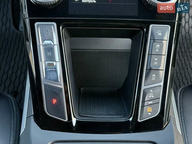 Серый Ягуар I-Pace, объемом двигателя 0 л и пробегом 126 тыс. км за 22800 $, фото 49 на Automoto.ua