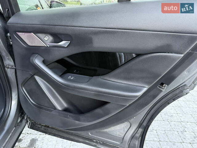 Серый Ягуар I-Pace, объемом двигателя 0 л и пробегом 92 тыс. км за 19999 $, фото 48 на Automoto.ua