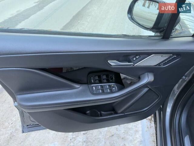Серый Ягуар I-Pace, объемом двигателя 0 л и пробегом 46 тыс. км за 29999 $, фото 44 на Automoto.ua
