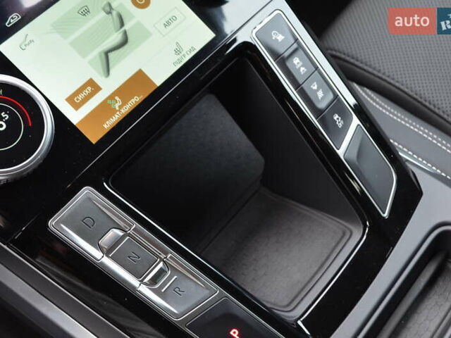 Серый Ягуар I-Pace, объемом двигателя 0 л и пробегом 63 тыс. км за 27272 $, фото 32 на Automoto.ua