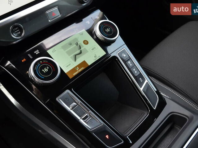 Серый Ягуар I-Pace, объемом двигателя 0 л и пробегом 63 тыс. км за 27272 $, фото 30 на Automoto.ua