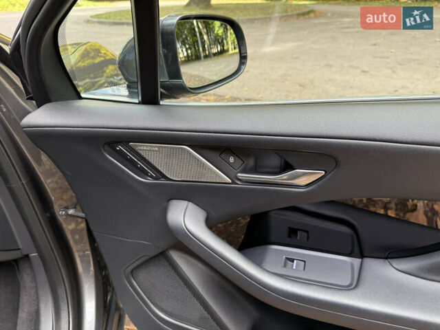 Серый Ягуар I-Pace, объемом двигателя 0 л и пробегом 41 тыс. км за 27000 $, фото 12 на Automoto.ua