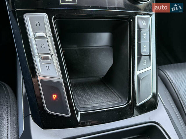 Серый Ягуар I-Pace, объемом двигателя 0 л и пробегом 92 тыс. км за 19999 $, фото 66 на Automoto.ua