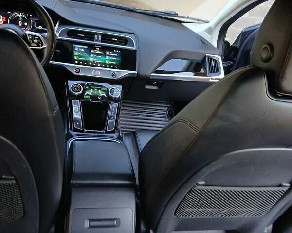 Серый Ягуар I-Pace, объемом двигателя 0 л и пробегом 65 тыс. км за 23900 $, фото 29 на Automoto.ua