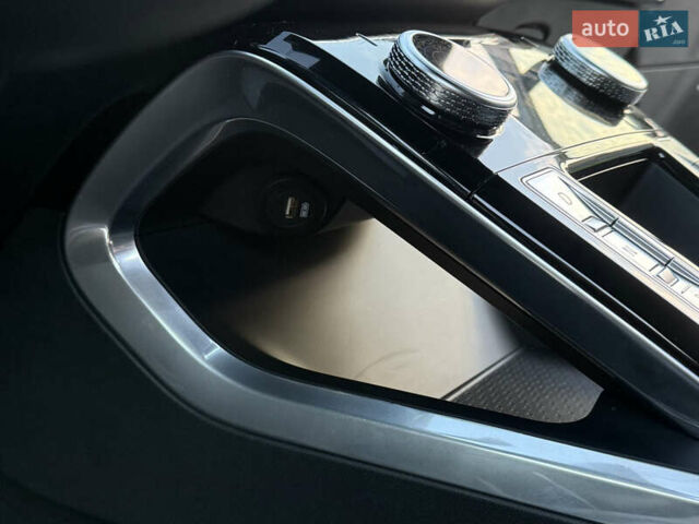 Серый Ягуар I-Pace, объемом двигателя 0 л и пробегом 126 тыс. км за 22800 $, фото 50 на Automoto.ua