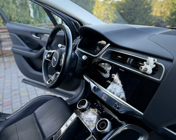 Серый Ягуар I-Pace, объемом двигателя 0 л и пробегом 100 тыс. км за 23000 $, фото 19 на Automoto.ua