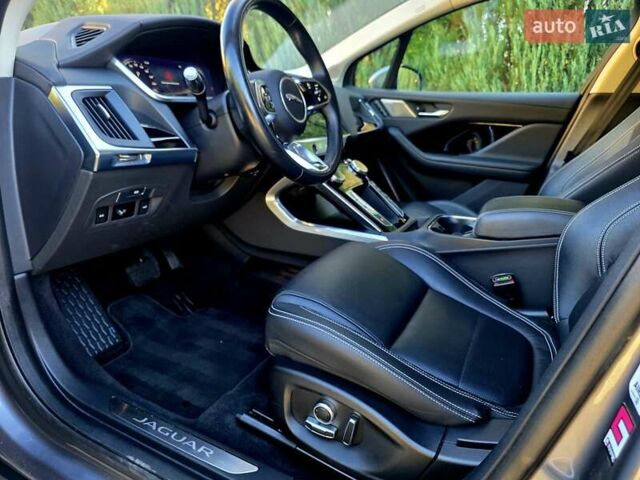 Серый Ягуар I-Pace, объемом двигателя 0 л и пробегом 106 тыс. км за 29900 $, фото 12 на Automoto.ua