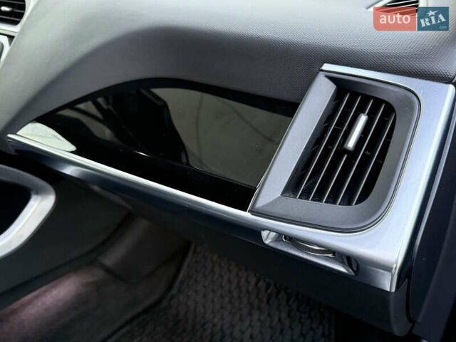 Серый Ягуар I-Pace, объемом двигателя 0 л и пробегом 92 тыс. км за 19999 $, фото 37 на Automoto.ua