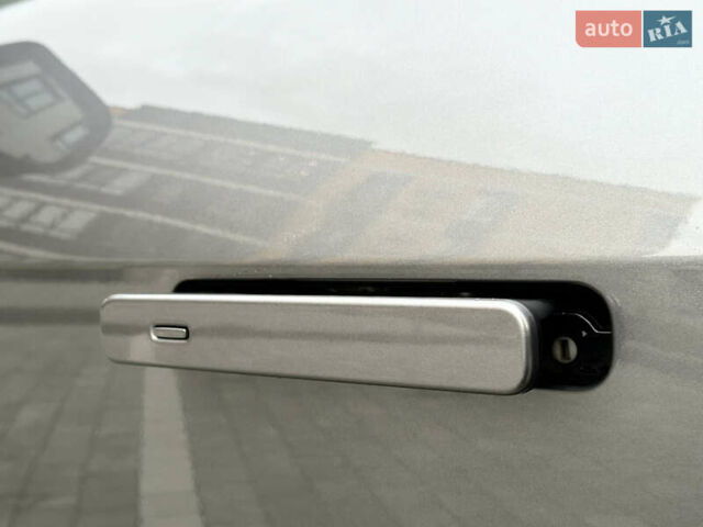 Сірий Ягуар I-Pace, об'ємом двигуна 0 л та пробігом 57 тис. км за 30990 $, фото 12 на Automoto.ua