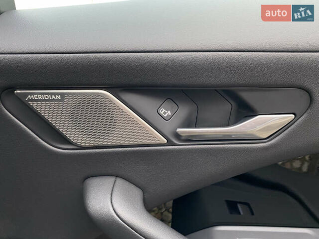 Серый Ягуар I-Pace, объемом двигателя 0 л и пробегом 79 тыс. км за 27900 $, фото 140 на Automoto.ua