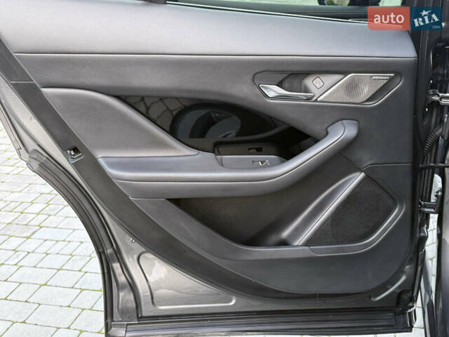 Серый Ягуар I-Pace, объемом двигателя 0 л и пробегом 126 тыс. км за 22800 $, фото 68 на Automoto.ua
