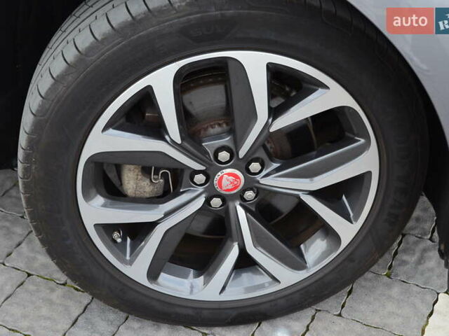 Серый Ягуар I-Pace, объемом двигателя 0 л и пробегом 63 тыс. км за 27272 $, фото 5 на Automoto.ua